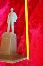 Скульптура Ленин на постаменте, материал бронза, высота 35 см., ширина 20 см., длина 20 см. - 9