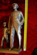 Скульптура Ленин с мальчиком, материал метал, высота 27 см., ширина 11 см., длина 10 см. - 5