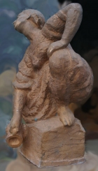 Скульптура  Девушка с кувшином, материал бронза, высота 73 см., ширина 40 см., длинна 40 см.  - 3