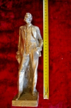 Скульптура Горький , материал метал, высота 29 см., ширина 7 см., длина 8 см. 1975 г. - 6