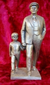 Скульптура Ленин с мальчиком, материал метал, высота 27 см., ширина 11 см., длина 10 см.