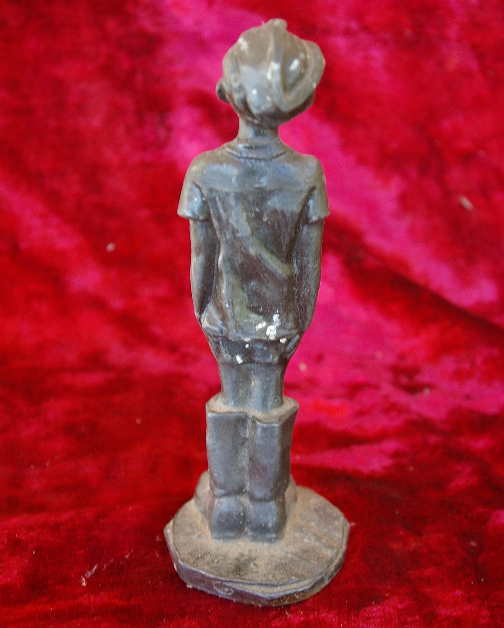 Скульптура Мальчик, материал бронза, высота 19 см., ширина 6 см., длина 6 см. - 3