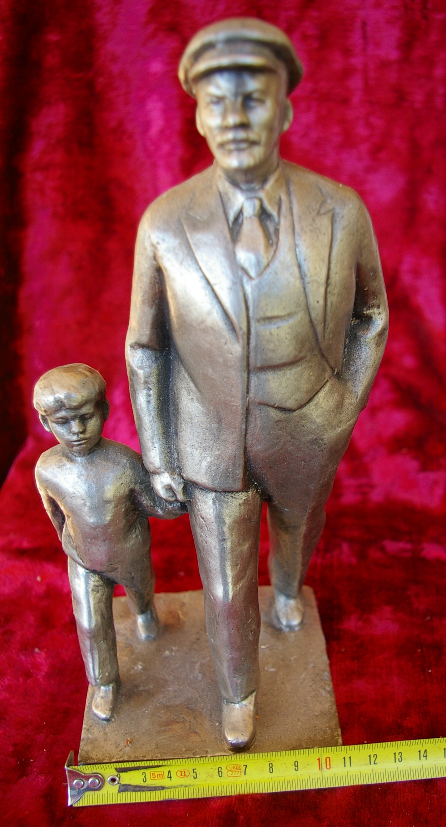 Скульптура Ленин с мальчиком, материал метал, высота 27 см., ширина 11 см., длина 10 см. - 7