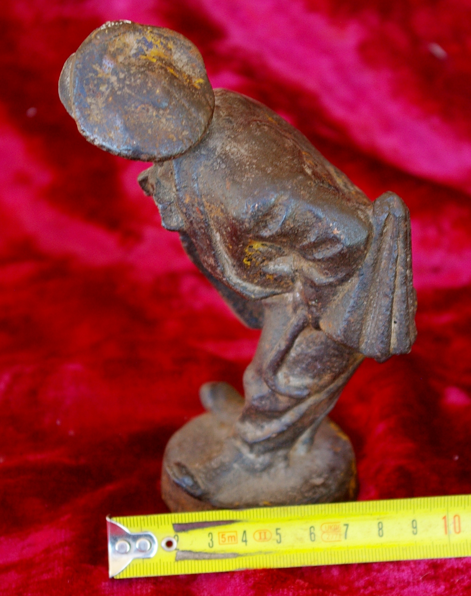 Скульптура Мужичёк, материал чугун, высота 17 см., ширина 6 см., длина 5 см. Касли - 8